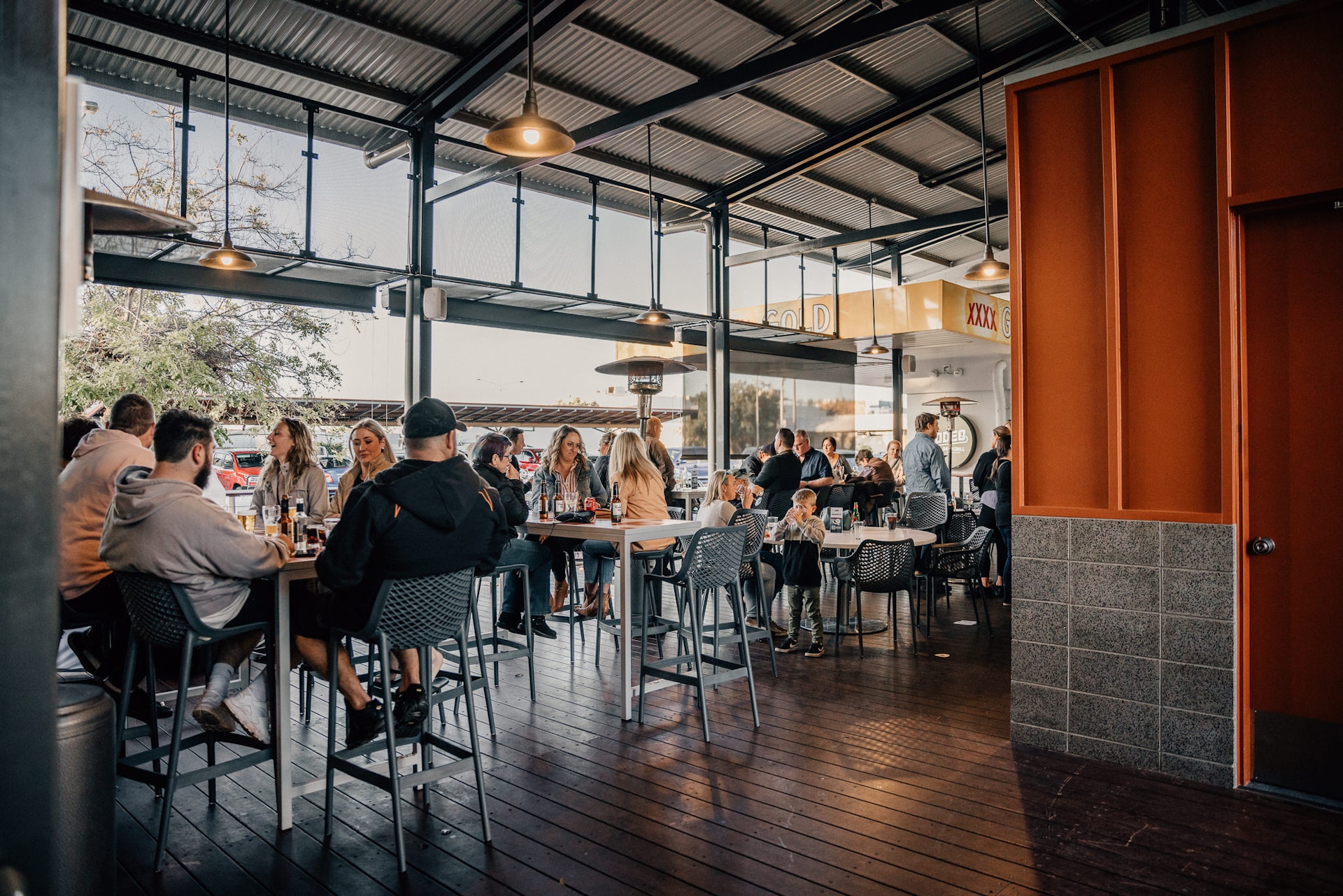 Bar Rodeo Bar & Grill Isa Hotel